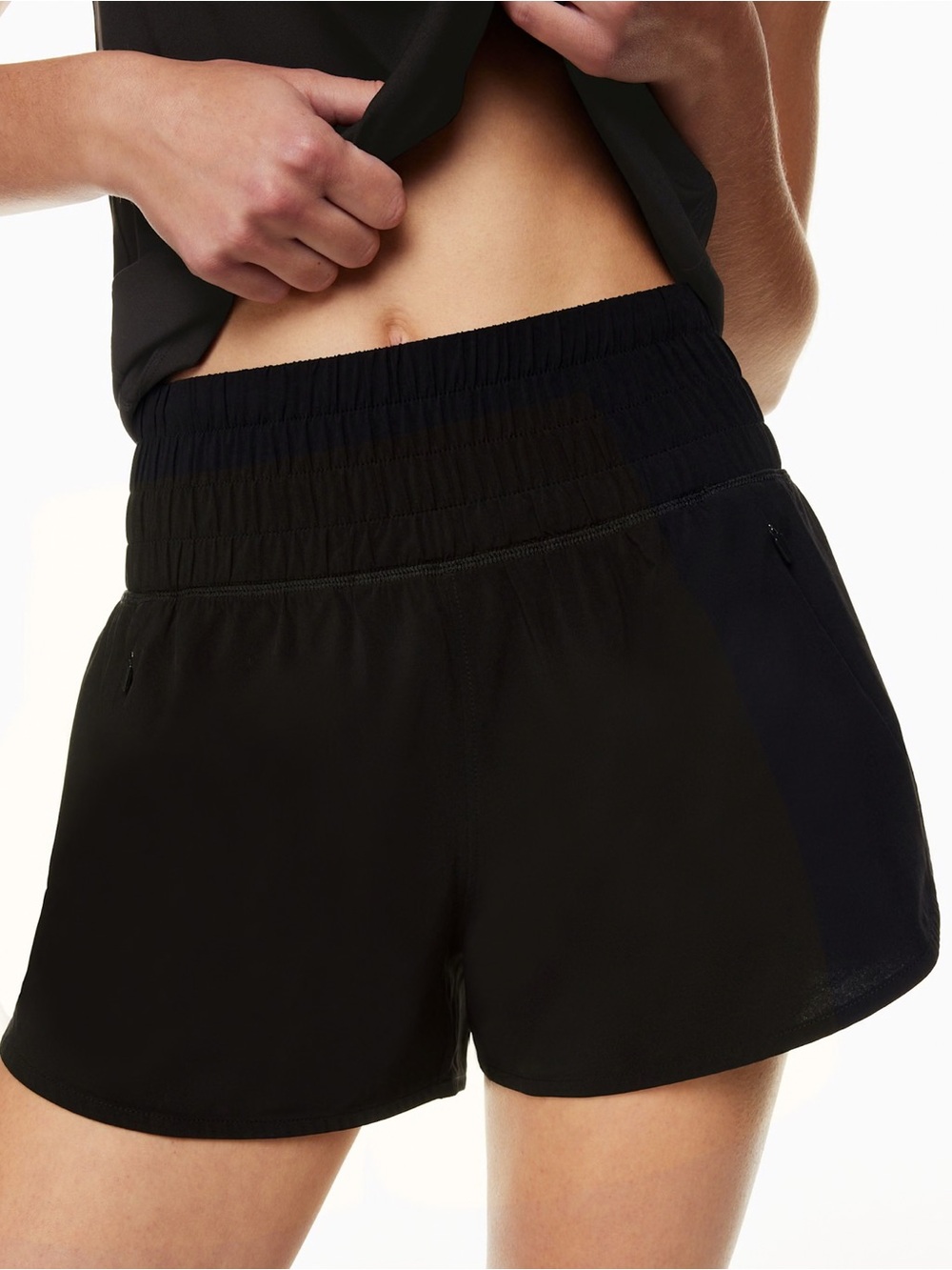 TNA Action Endurance Short
High-waisted lined runnning shorts